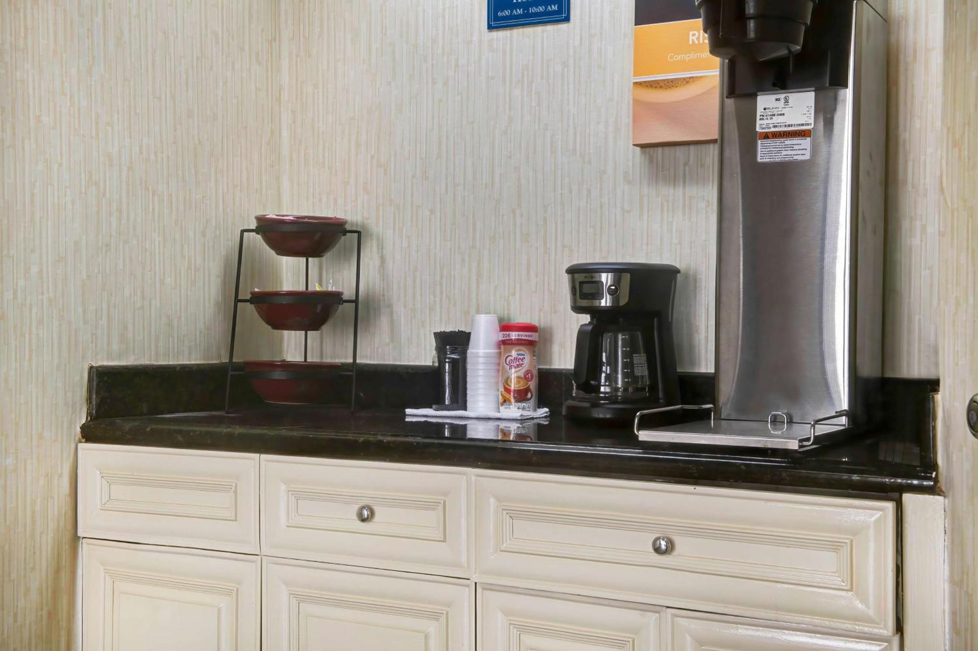 6 Atlanta, Ga - Midtown Motel 2*