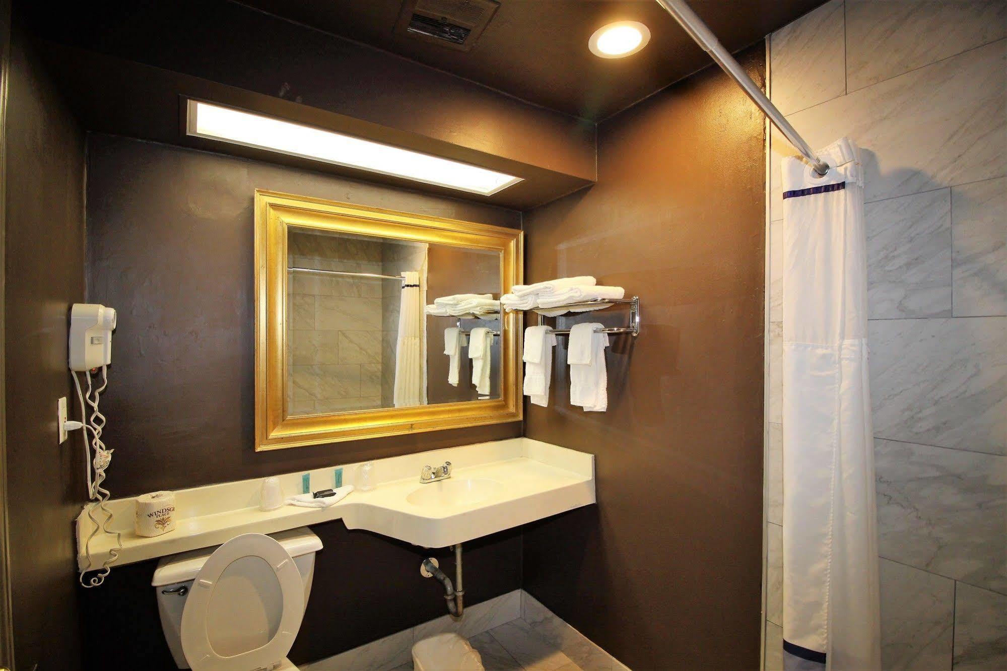 6 Atlanta, Ga - Midtown Motel 2*